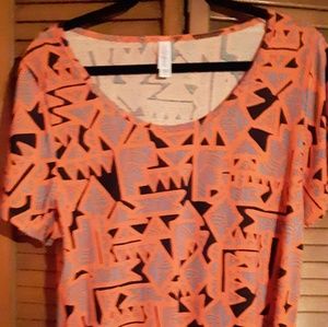 Never worn lularoe perfect tee